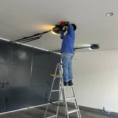 Instalación de puerta APRI Seguridad